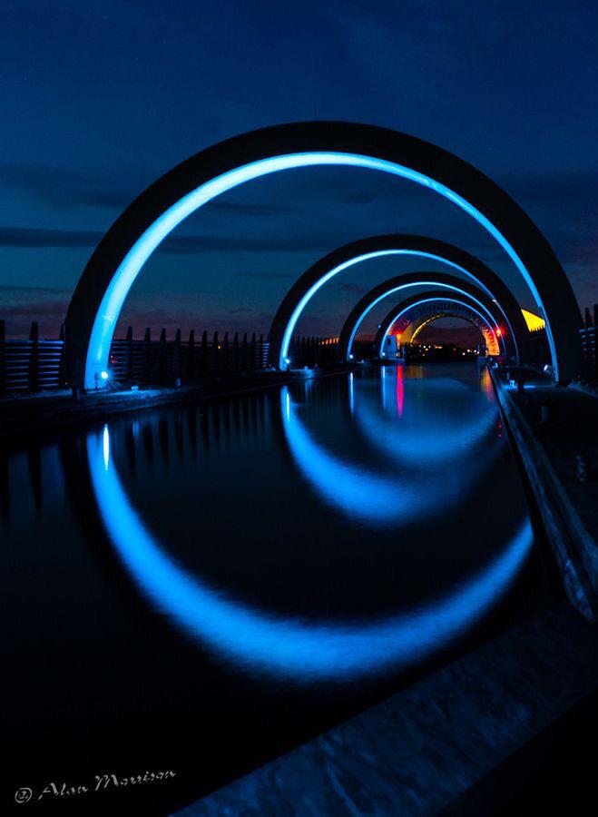 lilianagdelac's tweet image. Light Art Installation #alanmorrison #welovelight #lighting #lightart