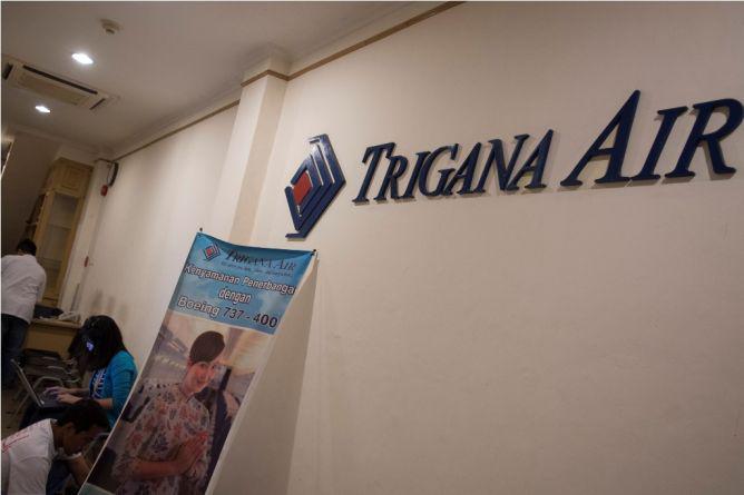 Karangan Bunga Penuhi Halaman Kantor Trigana Air Jakarta goo.gl/UsiQ7A #TriganaAir