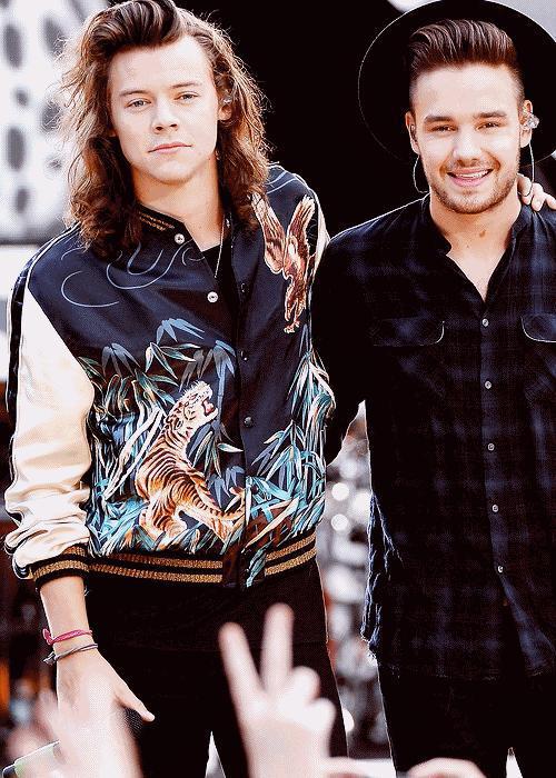 1dotpss's tweet image. Liam Payne and Harry Styles