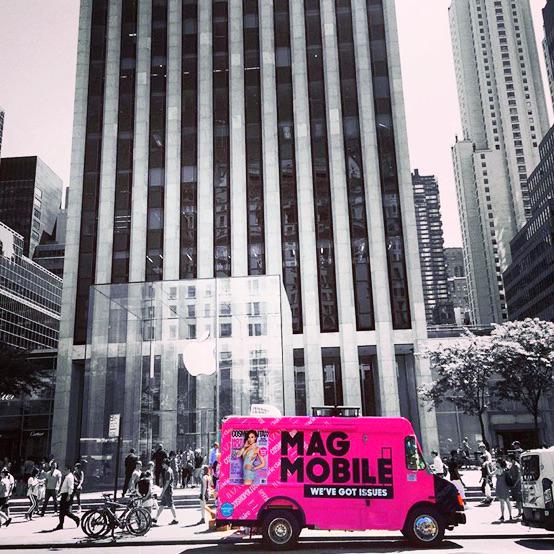 keepontoasting's tweet photo. .@ELLEmagazine #MagMobile2015 rolling newsstand! #NewYork @Bea_Ercolini http://t.co/1bcPtUfCbr #foodtruck #nyc http://t.co/ewgCAe9RYg