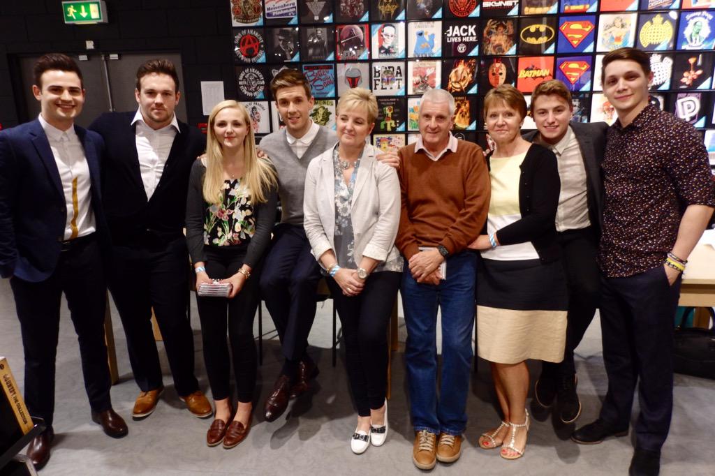 YORKIE007's tweet photo. Happy #ONEYEAROFSTARS @Collabro @JamieCollabro #Collaboratorsareawsome http://t.co/UnvmP0xPFd