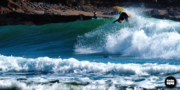 #Surf y sol en #Ericeira. 
#locosporelsurf #olas #portugal 
sindustrysurf.com