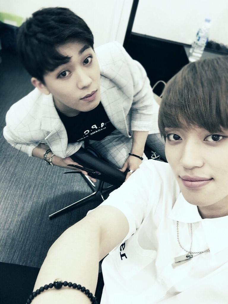 TEEN_TOP's tweet photo. 앞다리가 쏙ㅎ -니엘- http://t.co/okRE6qEKSt
