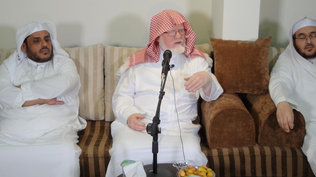 لقاء مفتوح مع فضيلة الشيخ د. محمد السعيدي في ختام النشاط الصيفي لمركز المشير