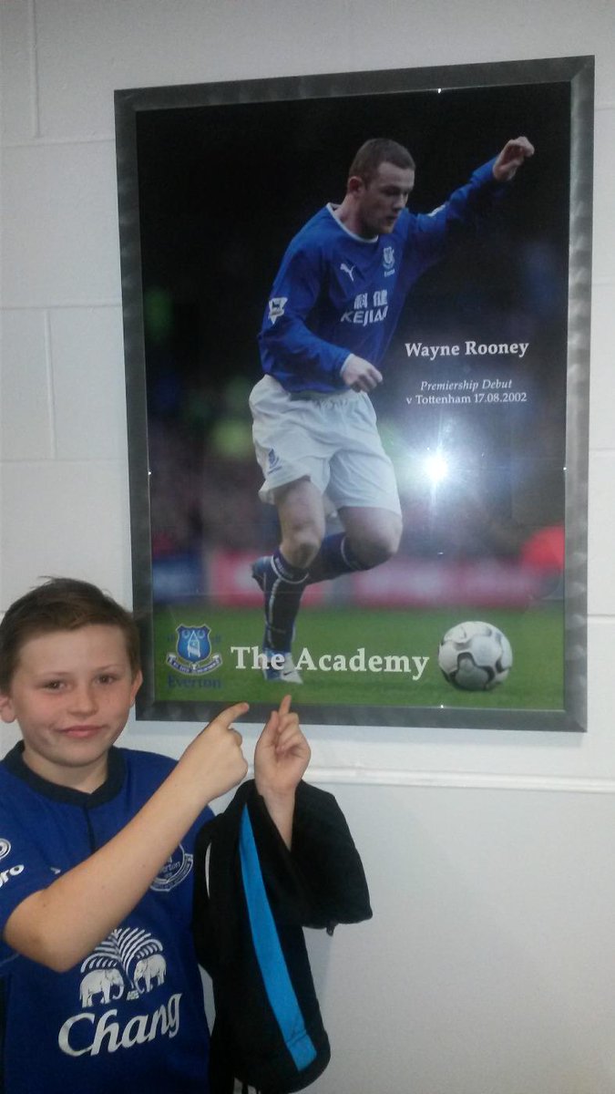 FanzoneMicky's tweet image. @umbro #BORNefc