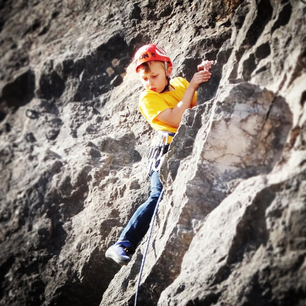 ethanclimbs's tweet photo. My first day leading on real rock! Can't wait for the next time! #Redpointbham #Trevorrocks #Llangollen #climbing http://t.co/JfZuzXuI1t