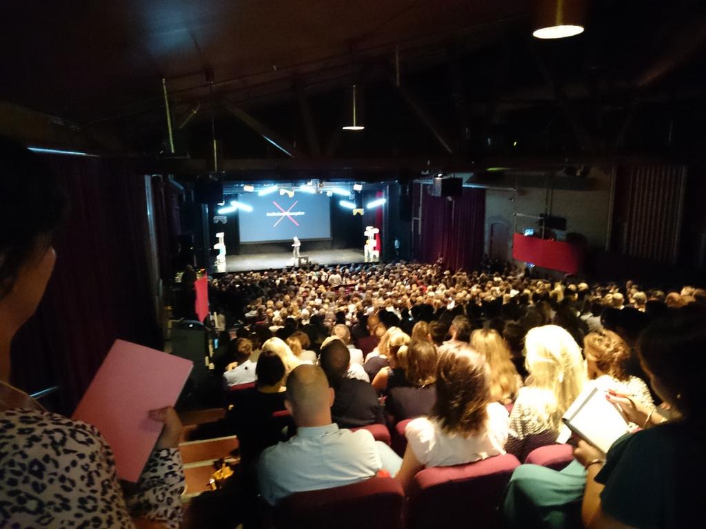 framestone's tweet photo. Good start. Full house. #theconf http://t.co/nfNrqS99Lo