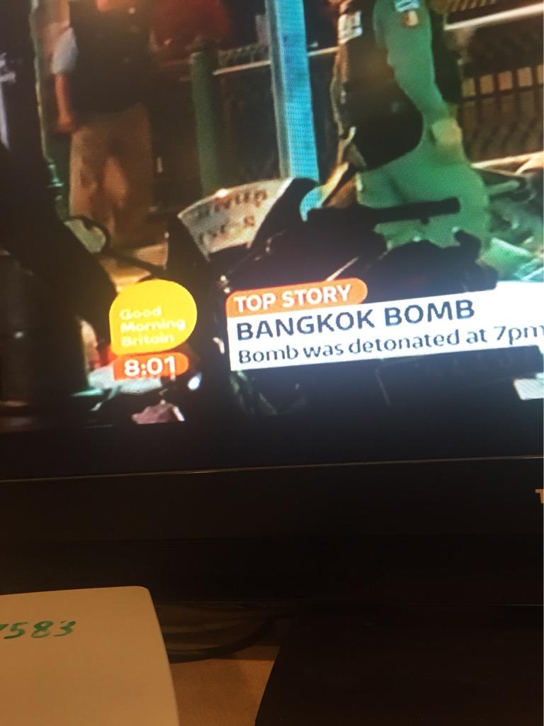 ste_hannah's tweet photo. @GMB its 9 o'clock http://t.co/SCntviBTWq