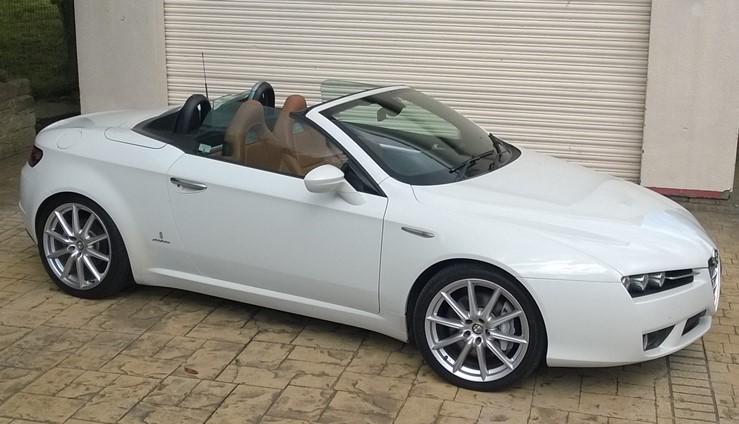 LylesOf's tweet photo. Alfa Romeo Spider 1750TB for sale
Only 51000k
Ghiaccio White with Navy Hood &amp; Tan leather, Beautiful.
Only £15450 http://t.co/4Fpv26F7qE