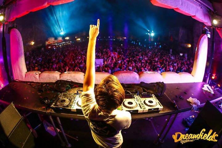 DreamfieldsAsia's tweet image. The DARK WARRIOR(s) with @Andrew_Rayel at #DreamfieldsBali2015!