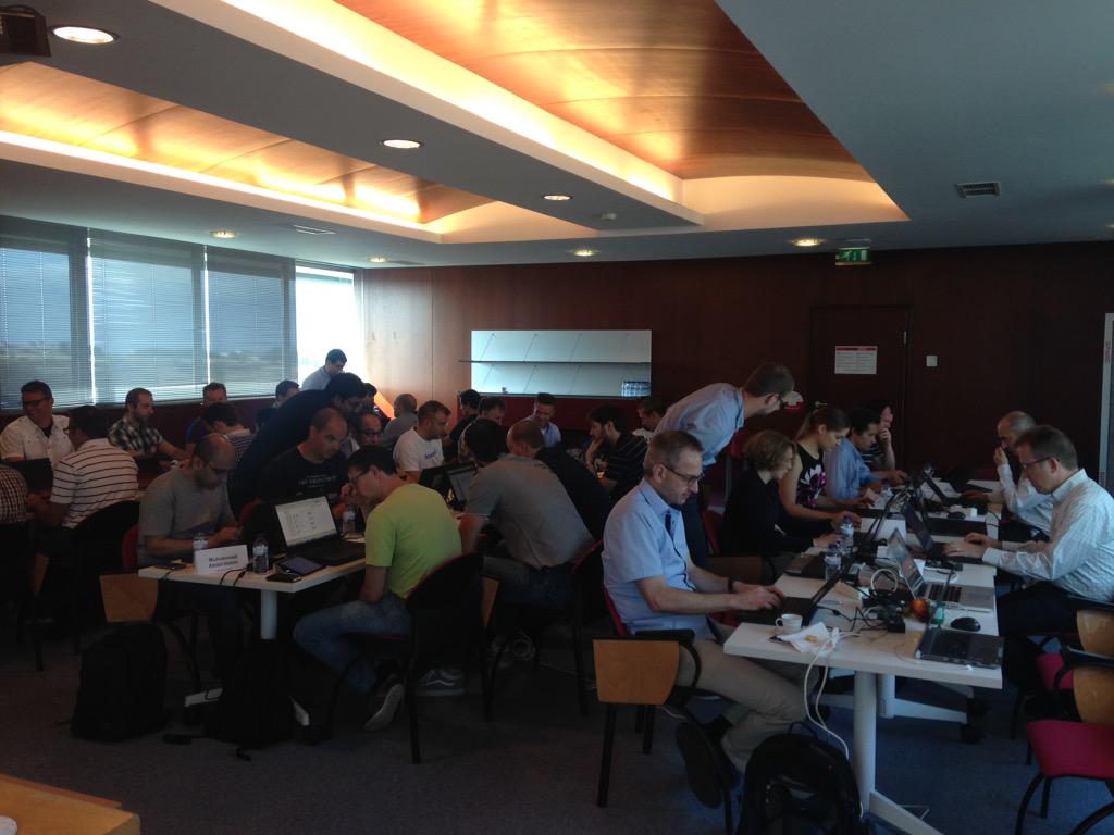Yogesh_Sontakke's tweet image. Our EMEA partners having fun getting hands-on into #OracleICS at the #ofmSummerCamps