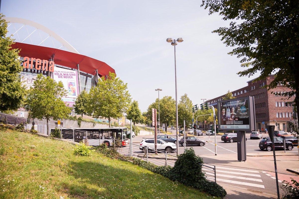 ESL's tweet photo. Just 2 more days till the #ESLOne group stages start &amp; main tickets are nearly sold out! #HYPE http://t.co/8bccS4mGEM http://t.co/Awd5O9Pnk7