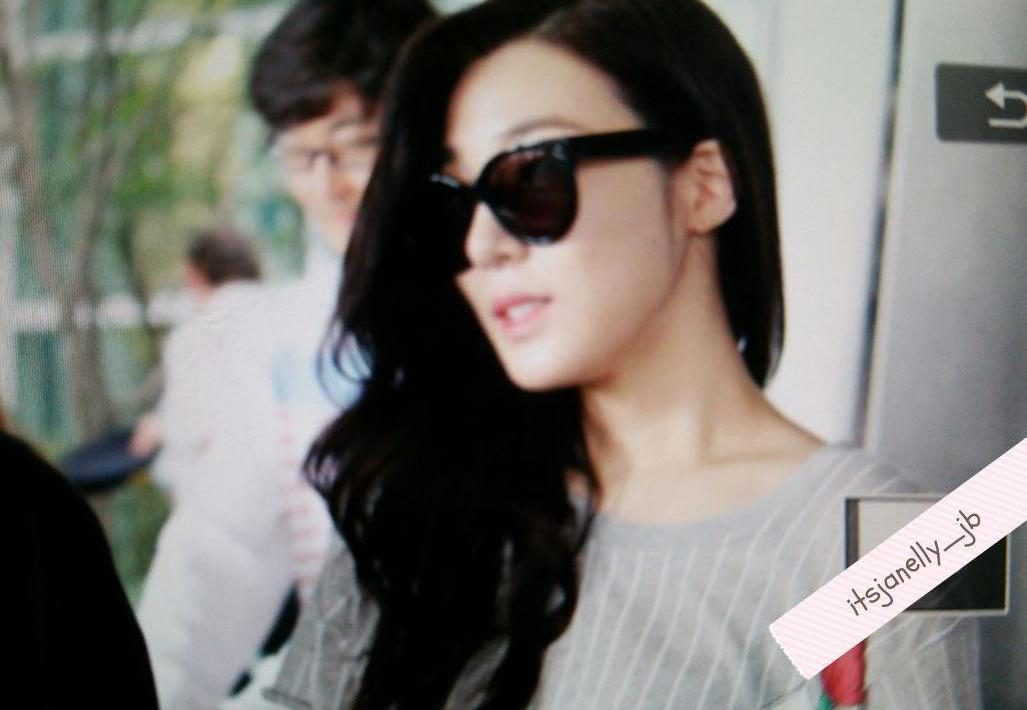 [PIC][18-08-2015]Tiffany trở về Hàn Quốc vào chiều nay CMriQ8vUsAEA02J