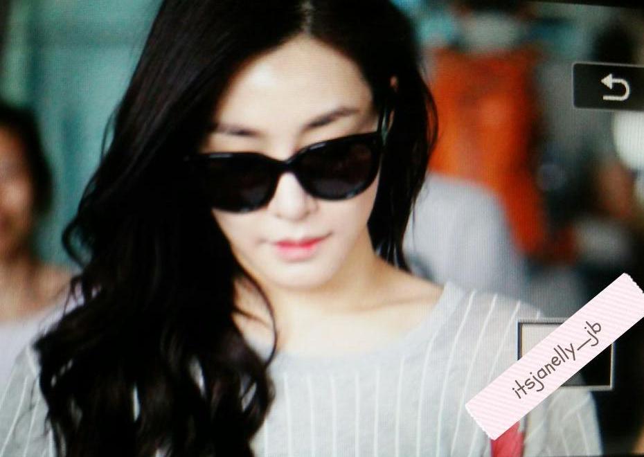 [PIC][18-08-2015]Tiffany trở về Hàn Quốc vào chiều nay CMriQdTUwAQIDlR