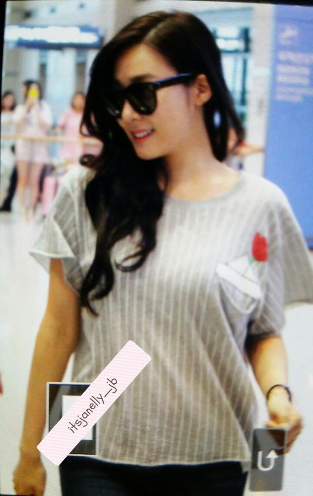 [PIC][18-08-2015]Tiffany trở về Hàn Quốc vào chiều nay CMriRd1UwAAvmH4