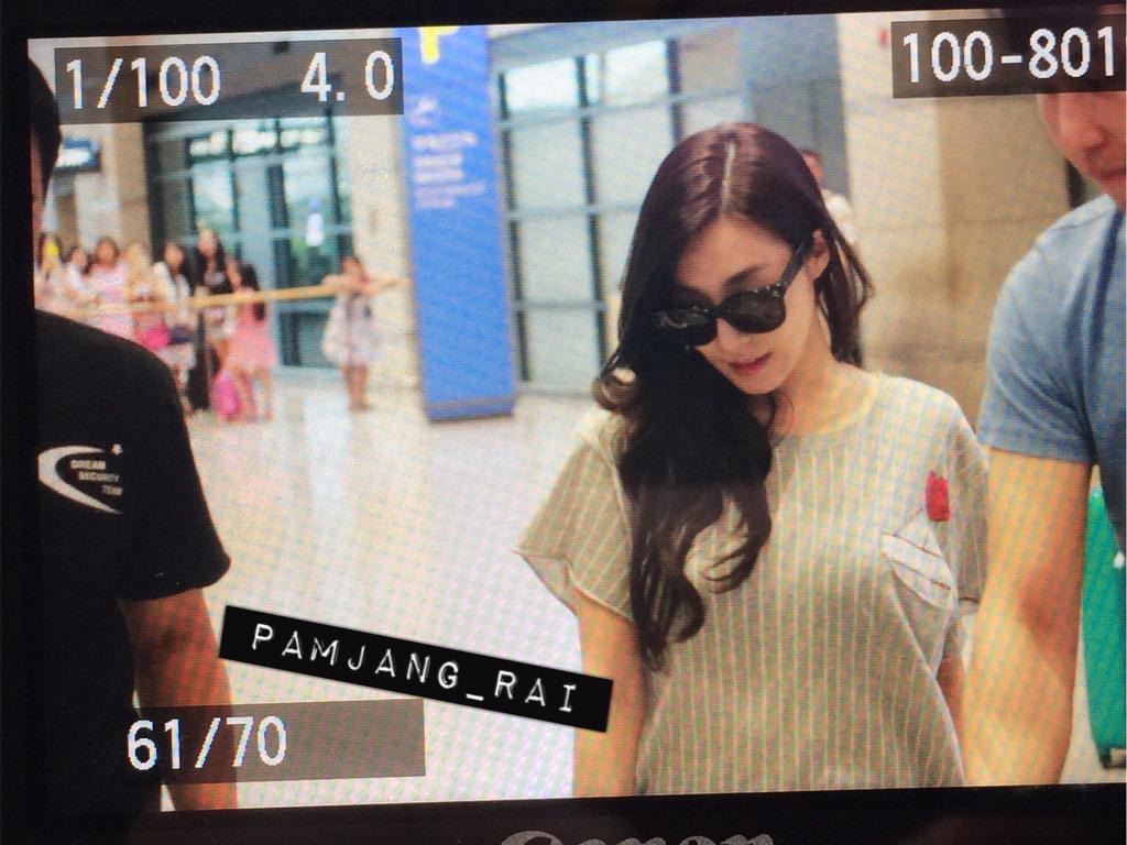 [PIC][18-08-2015]Tiffany trở về Hàn Quốc vào chiều nay CMrjKF5UEAAjGrv