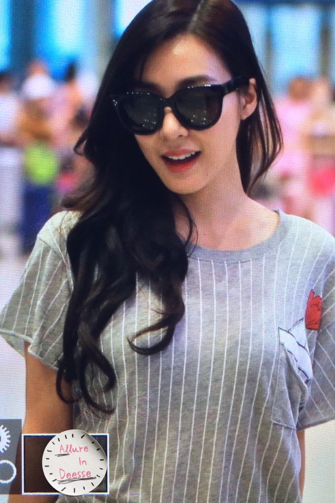 [PIC][18-08-2015]Tiffany trở về Hàn Quốc vào chiều nay CMrjZ2aVEAAA65z
