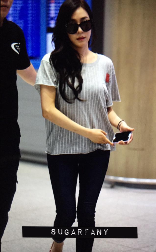 [PIC][18-08-2015]Tiffany trở về Hàn Quốc vào chiều nay CMrkuErVEAAhb_3