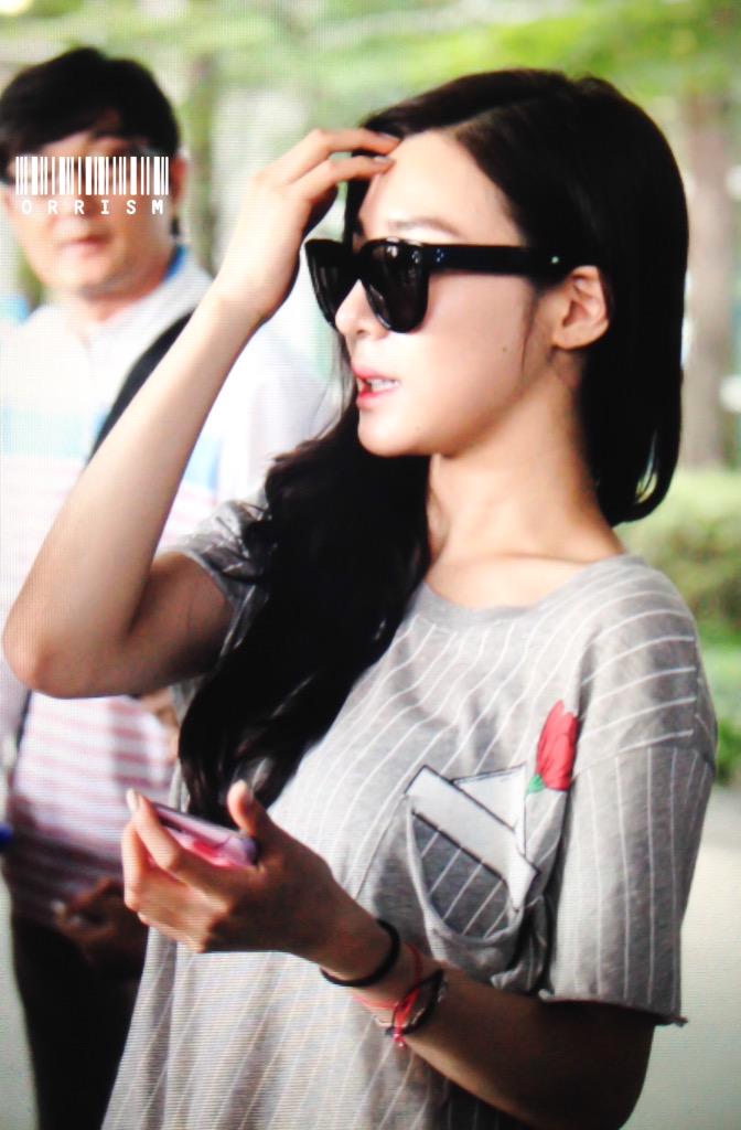 [PIC][18-08-2015]Tiffany trở về Hàn Quốc vào chiều nay CMrlVC-UEAAFtJl