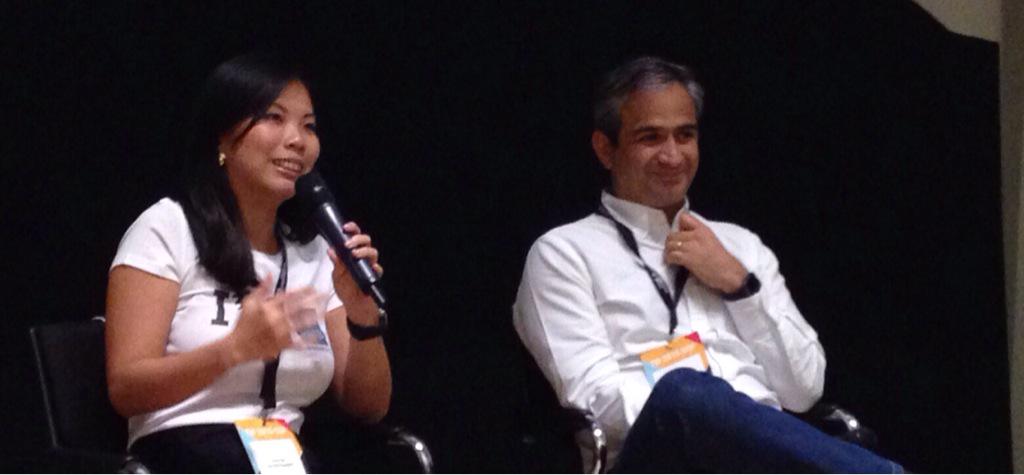 trendwatching's tweet photo. Magic happens when you break down walls! @gracesai practicing what she preaches 😉 @hubsg #TrendsemSGP http://t.co/LeDuz1Lrt9