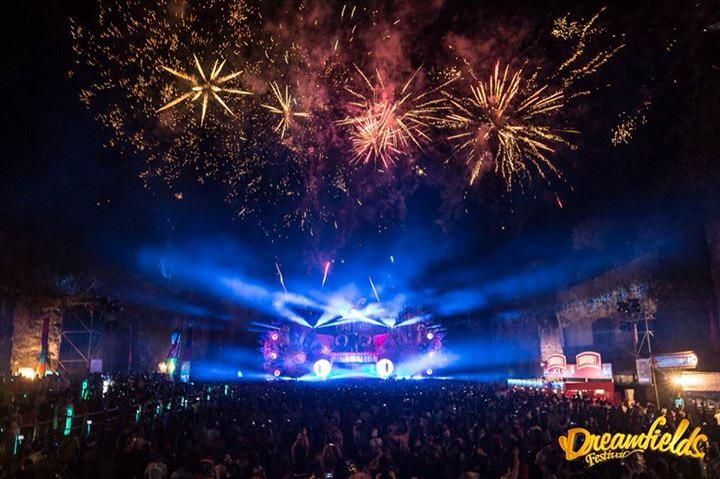 DreamfieldsAsia's tweet image. But the most important is, thanks to YOU! We'll see you at #DreamfieldsBali2016!