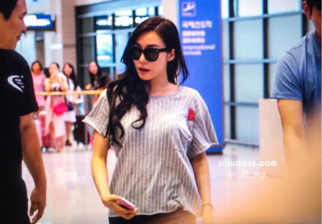 [PIC][18-08-2015]Tiffany trở về Hàn Quốc vào chiều nay CMrmquMUAAASzqu