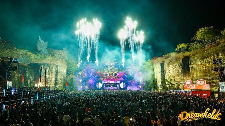 DreamfieldsAsia's tweet image. Check out the #DreamfieldsBali2015 aftermovie teaser here: m.facebook.com/story.php?stor…