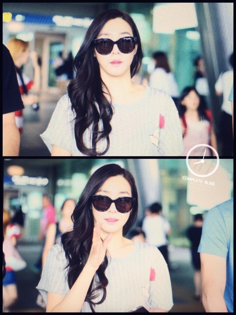 [PIC][18-08-2015]Tiffany trở về Hàn Quốc vào chiều nay CMrpACcUEAERrnE