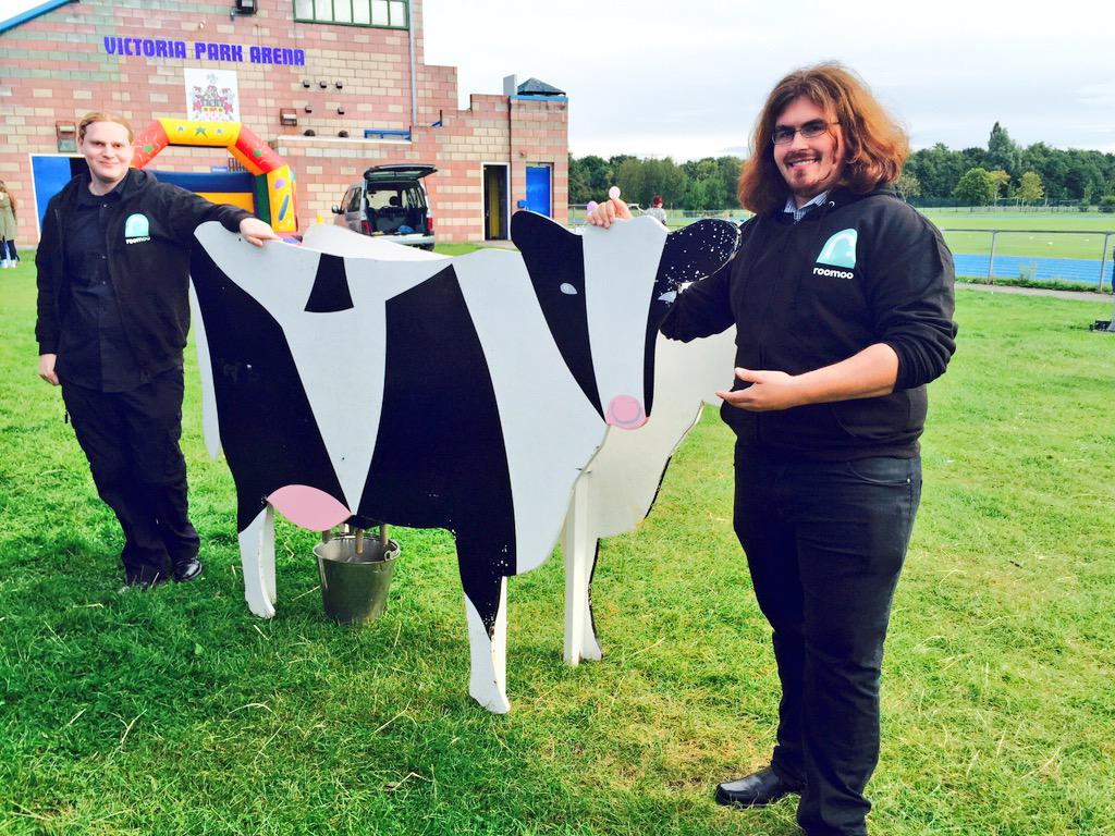 room_oo's tweet photo. We're here @VPXWarrington promoting out brand new website http://t.co/nZog9VZ9mq - we have even met roomoo the cow http://t.co/DQpVJFiSqp