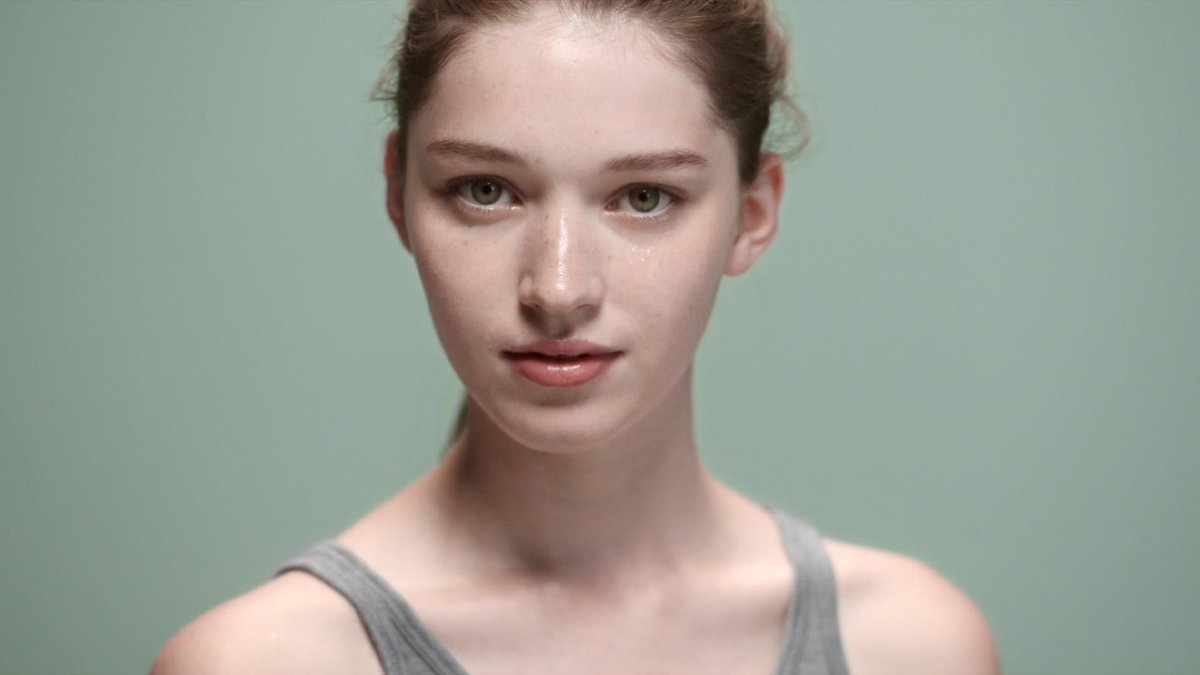 BritishVogue's tweet photo. Do you know, really know, how to exfoliate? Welcome back to Vogue Beauty School: http://t.co/6AAJYnpSeZ http://t.co/Emv9vaKKVK