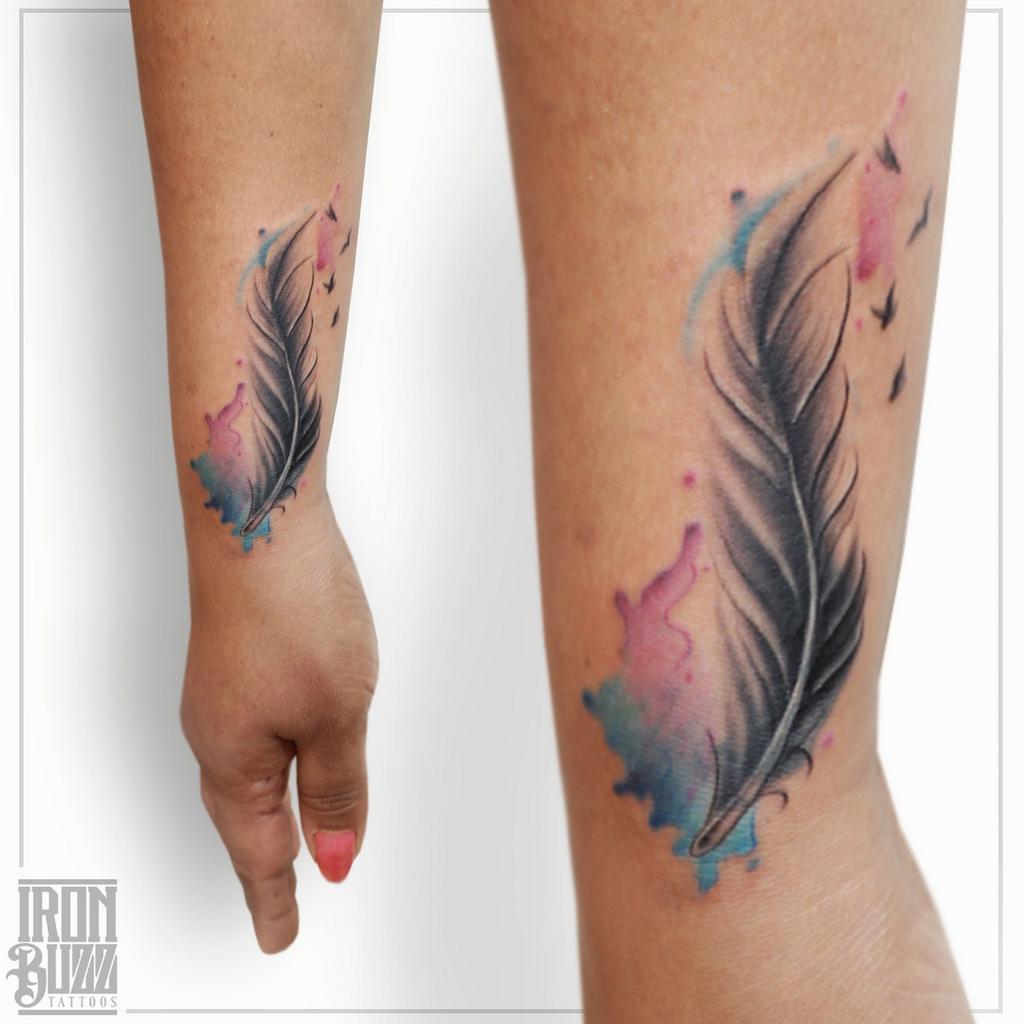 Aggregate more than 203 feather freedom tattoo latest