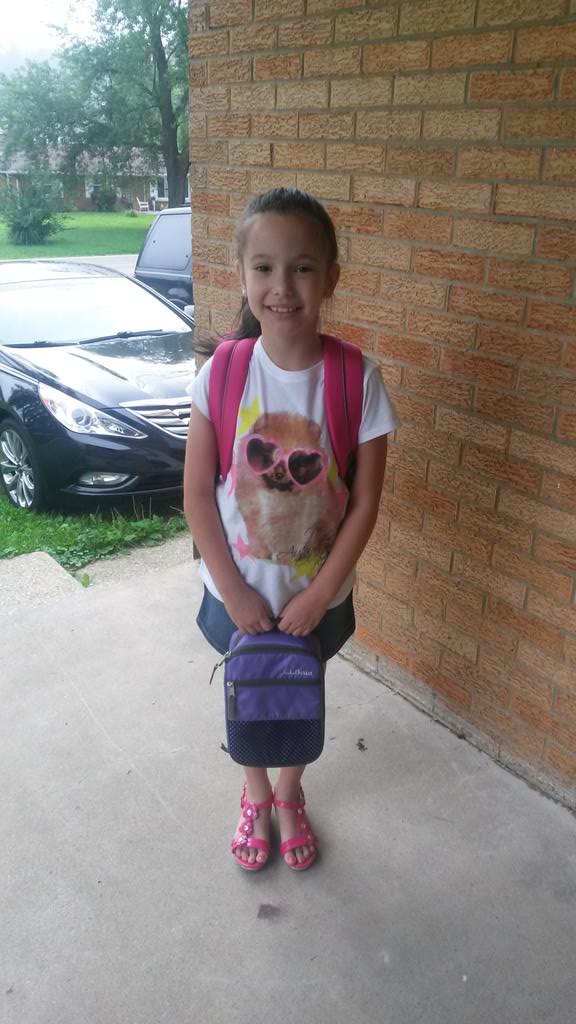 Glo_I_Am's tweet image. #firstdayof3rdgrade #timeflies #socute #lastonethanI'mFREE