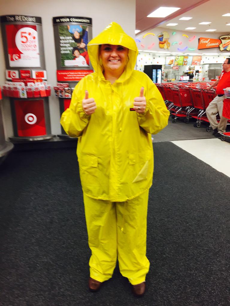 Super rainy day in New Ulm... So I got carts! #SafetyFirst #NoLightning #UniversalLeadership #RainRainGoAway ☔️⚡️