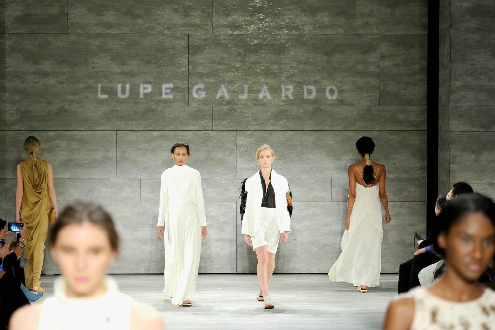 BoConceptPa's tweet photo. Mire la colección agujero desde @lupegajardo http://t.co/rGPYPeA3zE #fashiondesigner http://t.co/9oD5VViEzW