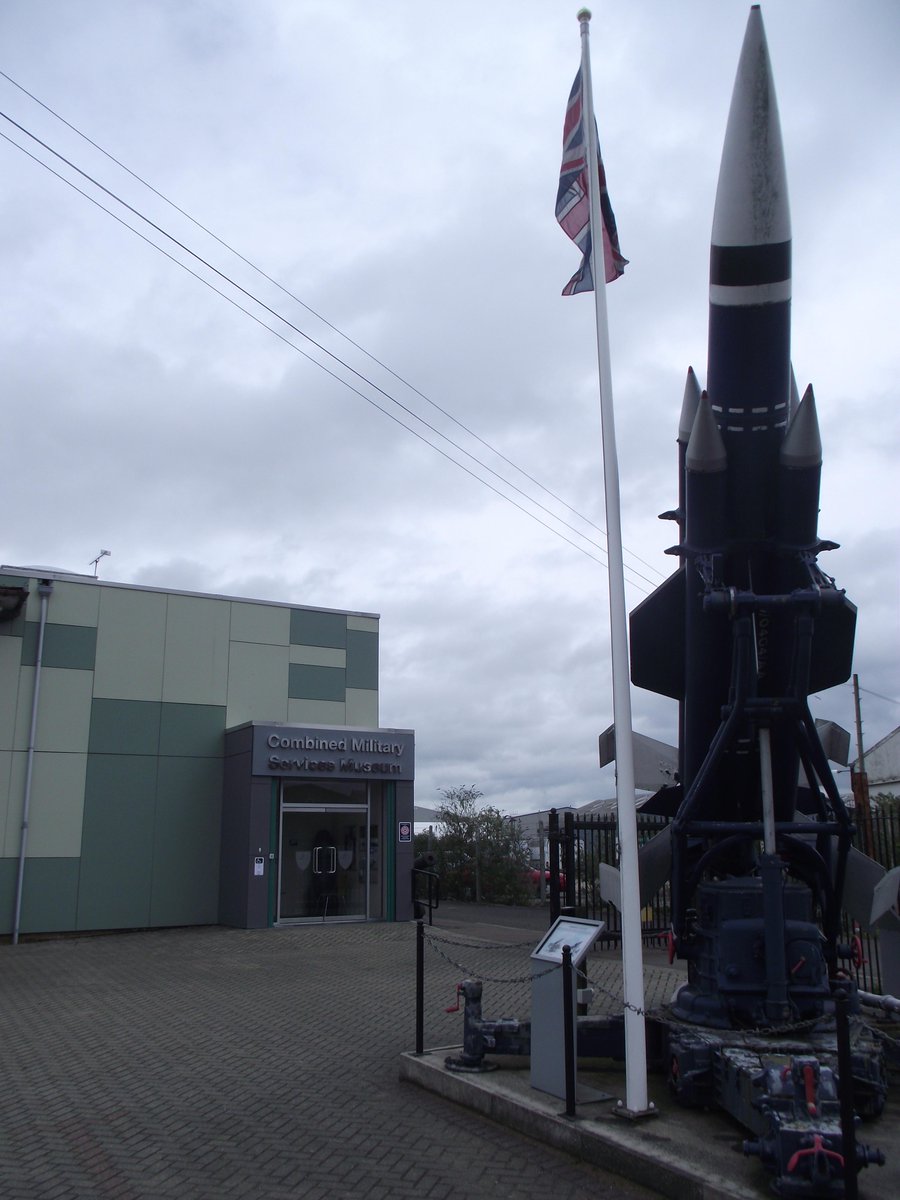 CMSM4's tweet photo. Our #tank #volunteers have done a great job this summer. This week they start on the #thunderbird #missile. Thanks ! http://t.co/4iMRxwbOpy