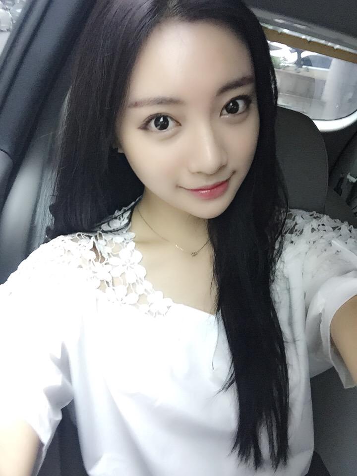 검은검은 머리 블랙블래하다잉 잘지내고있나요들 우리 Gp는 정확히 다섯살이 되었네요 광복절이기도했던만큼 뜻깊은 날이였습니다❤️축하해준 모든 분들 감사해요!!~>_<