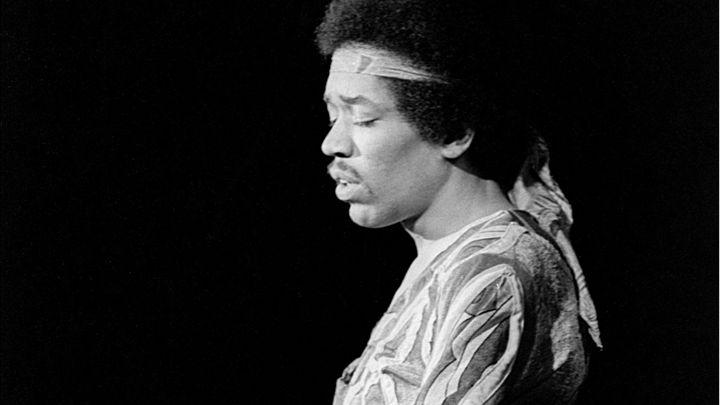 RollingStone's tweet photo. Watch Jimi Hendrix play a fiery “Purple Haze” in exclusive clip from new ‘Electric Church’ doc http://t.co/ArU44N0QUQ http://t.co/jUX63lYMF6