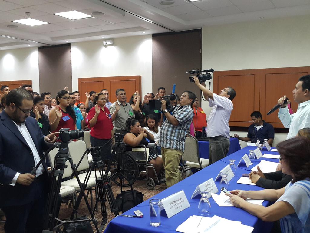 hvkimberling's tweet photo. @AristidesVal @STPP_SV @gobernacion_sv @gob y @TransparenciaSV instalan Asamblea Departamental de La Unión http://t.co/73l1qYwemm