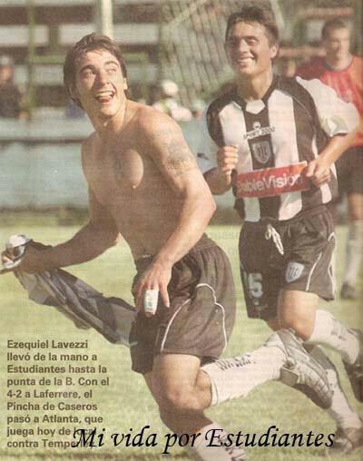 Chichopereiro's tweet photo. Un día como hoy, pero en el 2003, @PochoLavezzi debutaba en Estudiantes. Jugó 39 partidos y marcó 17 goles http://t.co/ACrtVf0j2s