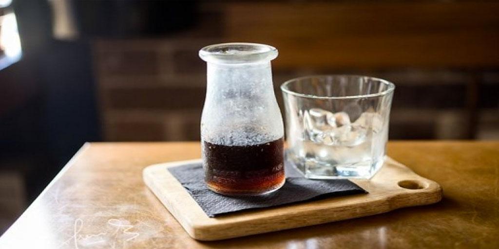 craftcoffeeinst's tweet photo. "Does Cold Brew Have More Caffeine Than Hot Coffee?" http://t.co/g0WNNzrlKP via @coffeechemistry #learnaboutcoffee http://t.co/6ipjk6onBg