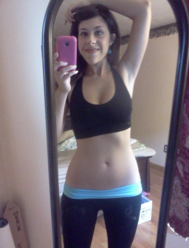 JulieMacksie94's tweet photo. Right off to get my gym on #keepfit #tightass #datass #boobgame http://t.co/gciyZzGcMO
