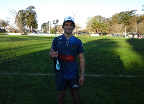 RugbyNews_uy's tweet photo. Andrés De León de @oldchristians #JugadorNovecento de la semana: Votalo el mejor de agosto! http://t.co/KihNiR6iMR http://t.co/1Zmj3wx3N0