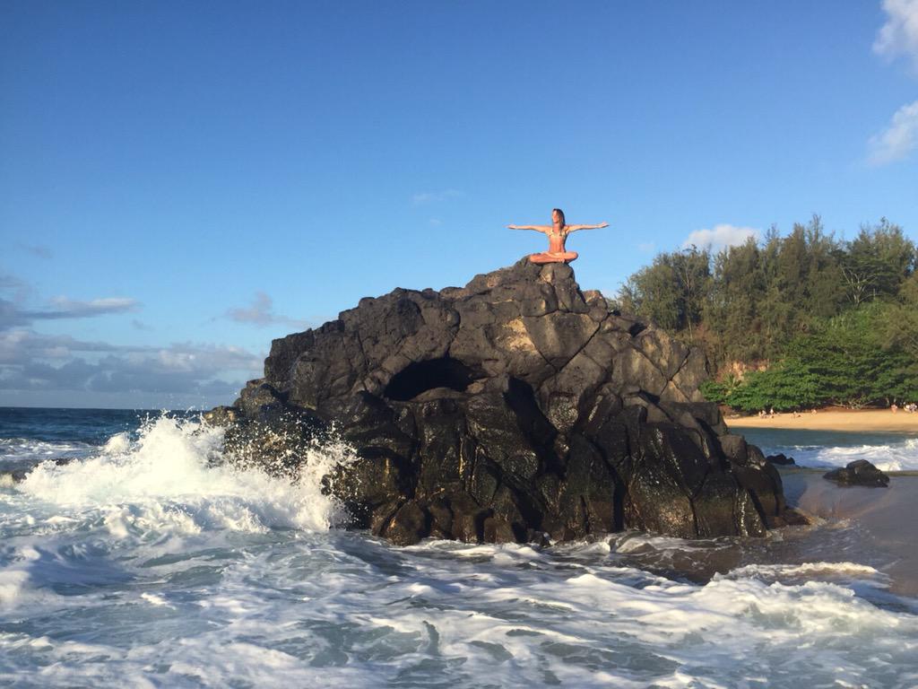HeartbeetJuice's tweet photo. Best things in life are FREE #surf#ocean#sunsets#yoga#breath#meditate http://t.co/5yru5huZOA