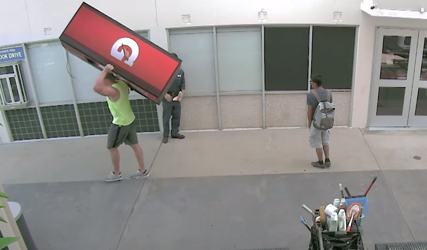 BleacherReport's tweet photo. VIDEO: Eli, Peyton Manning &amp; J.J. Watt won’t let college kids buy Gatorade until they sweat http://t.co/4FmCrFckSV http://t.co/7LZCCRSl5U