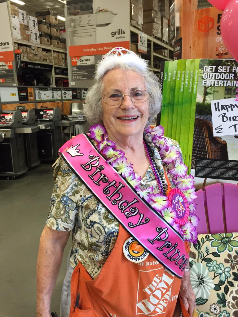 DianaColeman15's tweet photo. Celebrating Ms. Thelma's 84th birthday!! @jimpritchardTHD @GwenettaGossett @ScottRoop @BIBPhotography http://t.co/JsSGxp7rD7