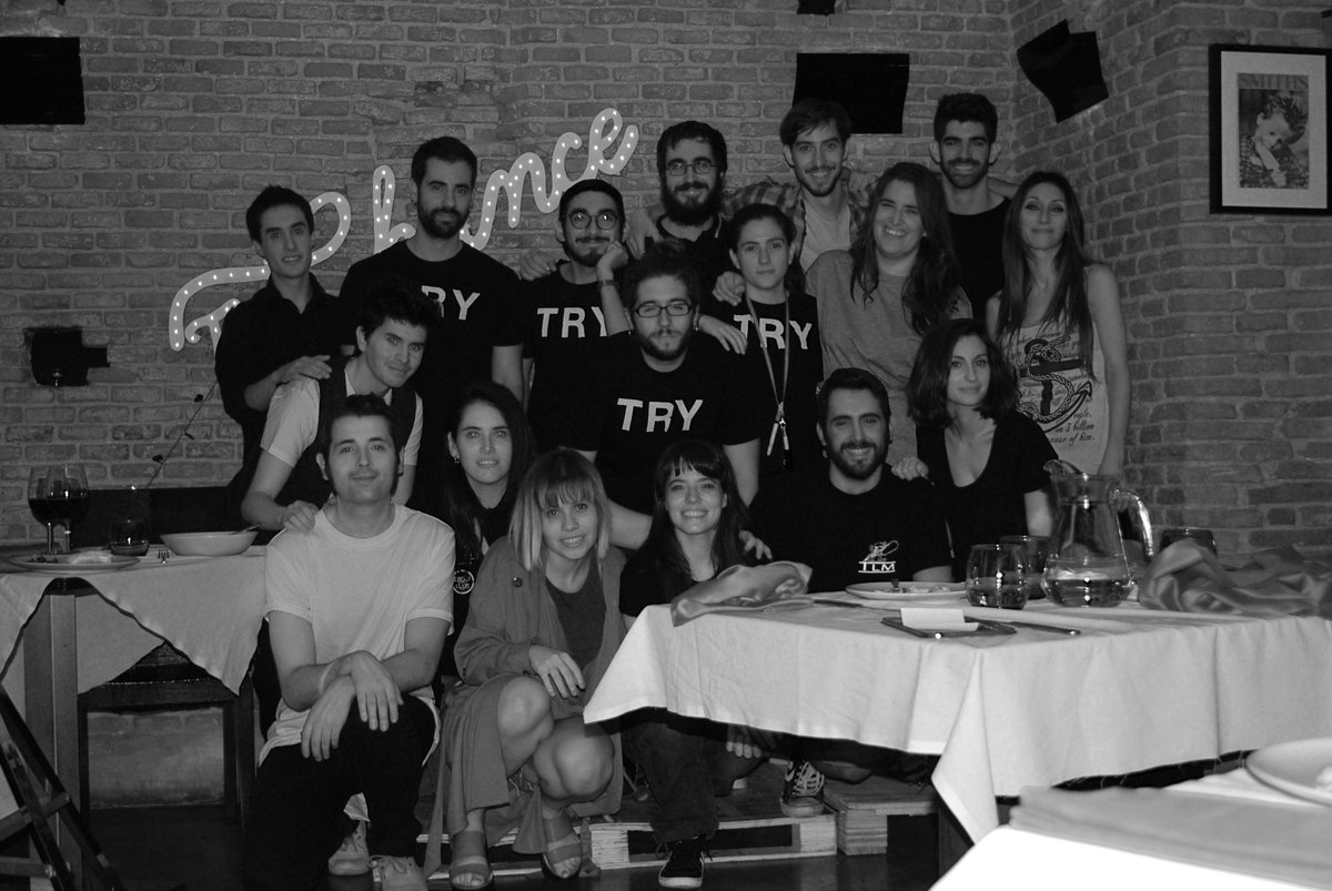 try_themovie's tweet photo. ¡Estamos a tope con el rodaje de la película en Madrid! Os dejamos una imagen del equipo. #Cine #Cineespañol #TRY http://t.co/D6S9QvNxHF