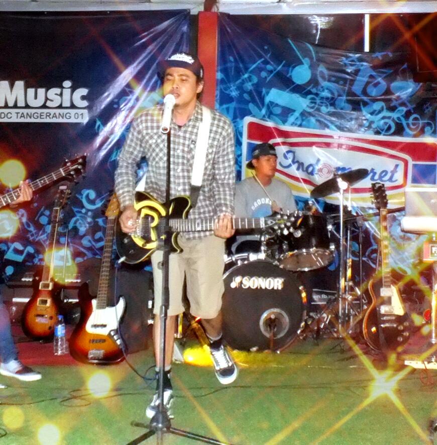 Official_CatFreak tweet media