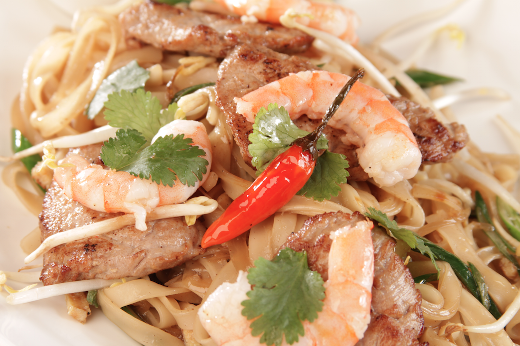 Zanzibar_Chile's tweet photo. Thailandia nos trae un clásico lleno de sabores y texturas para despertar tu paladar al máximo: Pad Thai http://t.co/R2D4A3MZ58