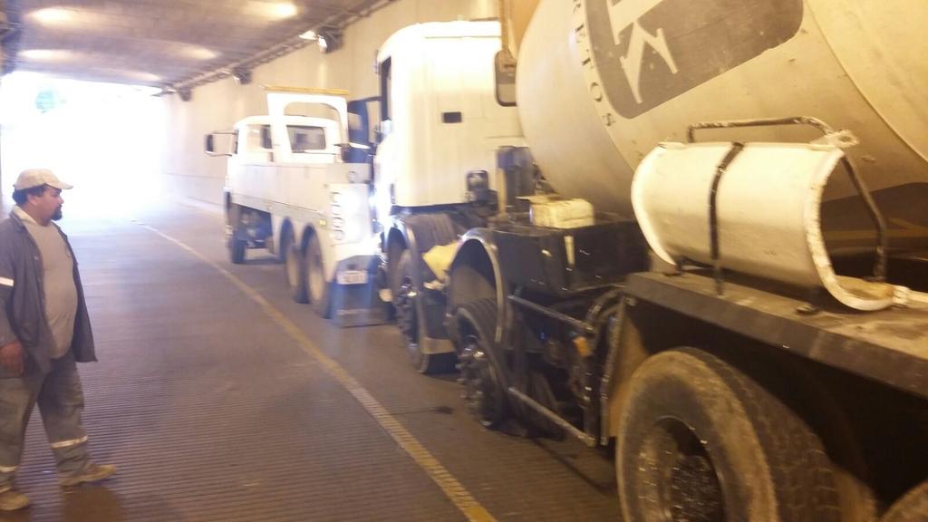 Trabajo de la grúa P.M.T en diversos puntos de Asunción <a href="/AsuncionMuni/">Municipalidad de Asunción</a>