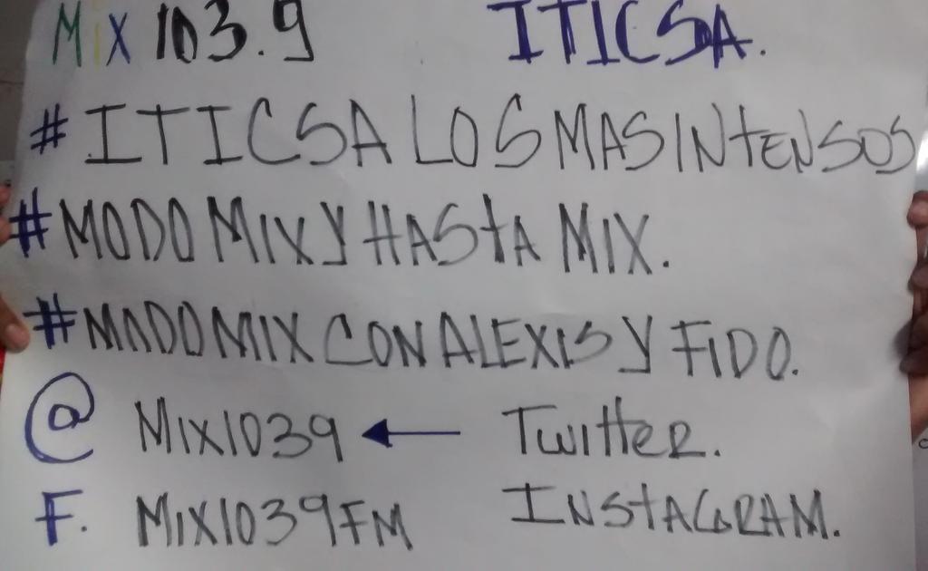 victorlpt's tweet photo. @Mix1039 Quiero a @alexisyfido en mi colegio. #ModoMixYHastaMix. #ITICSALosMásIntensos, #ModoMixConAlexisYFido. http://t.co/g1nweAZyin